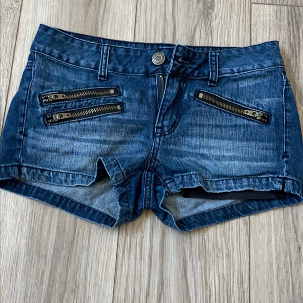 American Eagle Shorts - Front Pocket Zippers